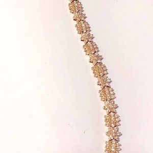 7 karat women bracelet. Worn only twice.